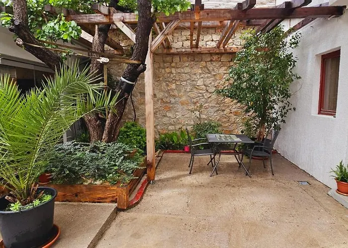 果阿莫斯塔尔旅馆 招待所