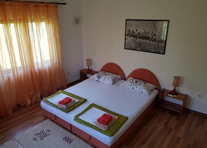 果阿莫斯塔尔旅馆 招待所